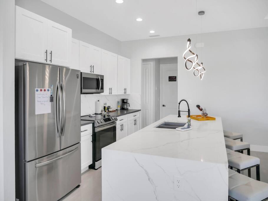 Casa Sevilla, Heated Pool, Sleeps 9, 4B3B Cape Coral Extérieur photo