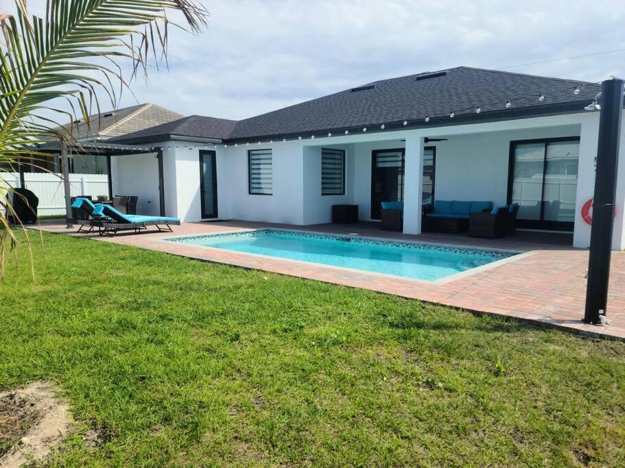 Casa Sevilla, Heated Pool, Sleeps 9, 4B3B Cape Coral Extérieur photo