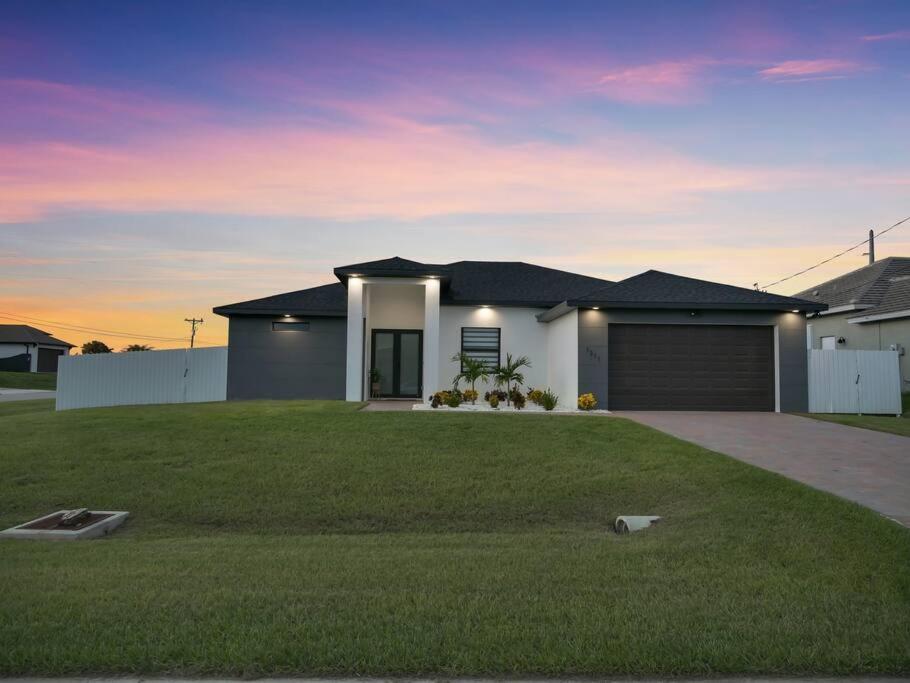 Casa Sevilla, Heated Pool, Sleeps 9, 4B3B Cape Coral Extérieur photo
