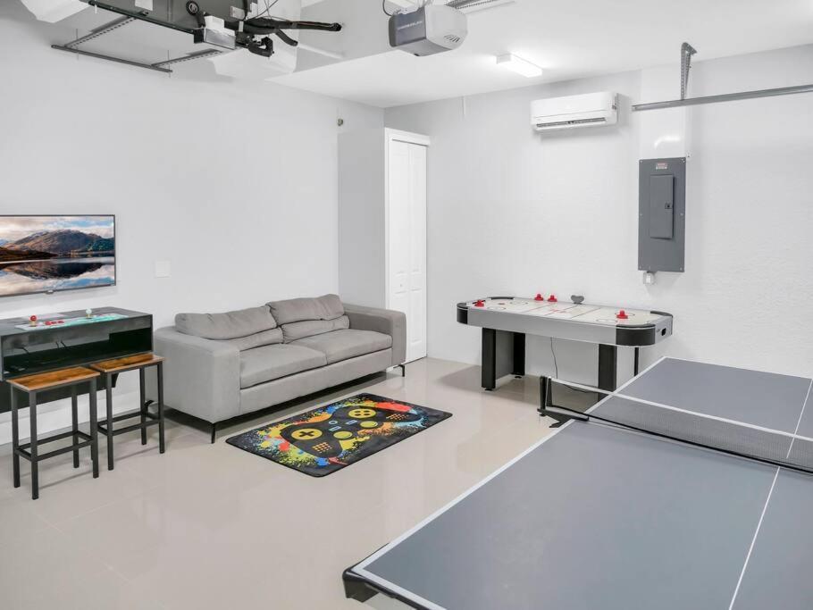 Casa Sevilla, Heated Pool, Sleeps 9, 4B3B Cape Coral Extérieur photo