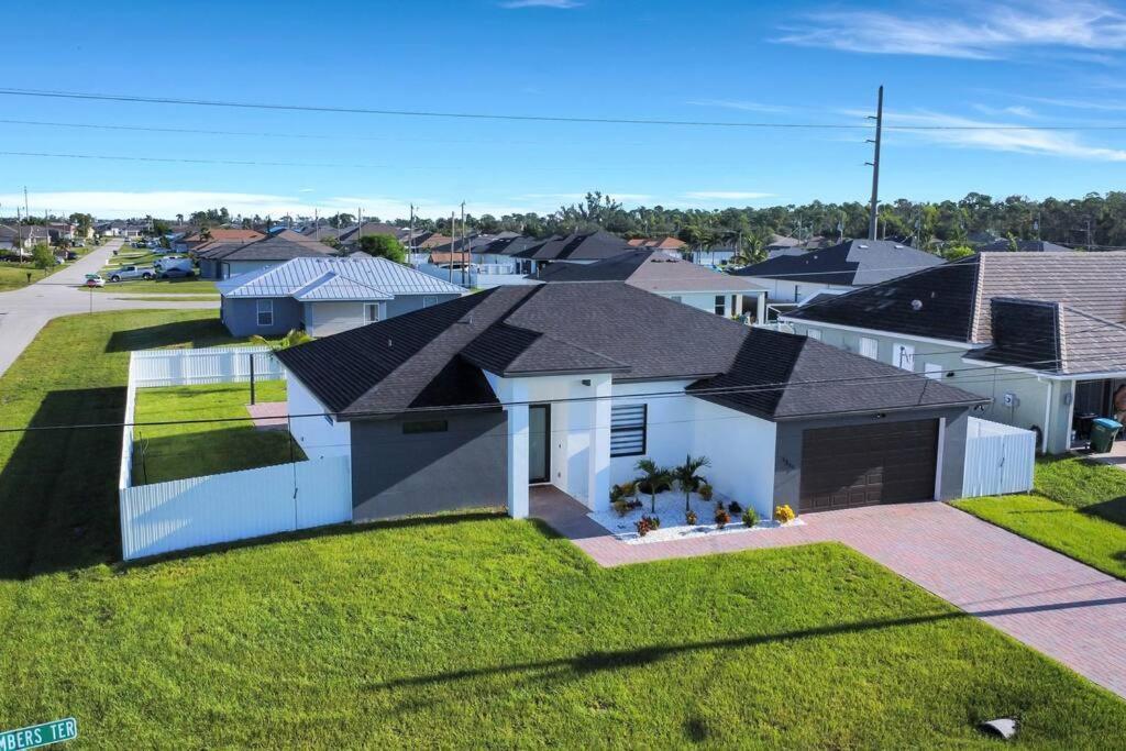 Casa Sevilla, Heated Pool, Sleeps 9, 4B3B Cape Coral Extérieur photo